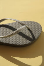 FLIP FLOPS GREY - Image 3