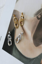 STAINLESS STEEL CHAIN EARRINGS GOLD - Image 6