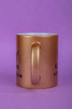 QUEEN OF STYLE MUG GOLD - Image 2