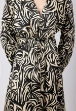 DESIREE PRINTED KNOT DRESS - Image 3