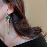 SILVER NEEDLE EMERALD TASSEL EARRINGS - Image 2