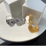 IRREGULAR SHAPE HOOP EARRINGS SILVER - Image 2