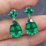 CRYSTAL EARRINGS GREEN