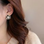 CLASSIC CAMELIA EARRINGS - Image 3