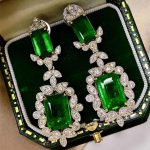 LUXURY DANGLE EARRINGS GREEN