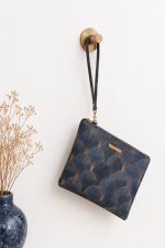 MEDIUM CLUTCH BAG 30X23CM BLUE - Image 2