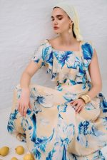 FLORAL TOP ΜΕ ΒΟΛΑΝ ΚΑΙ ΕΞΩ ΩΜΟΥΣ