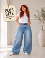 JEANS BAREL STYLE WITH RHINESTONES LIGHT WASH